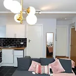 Beautiful Apartment In Sussex Gardens